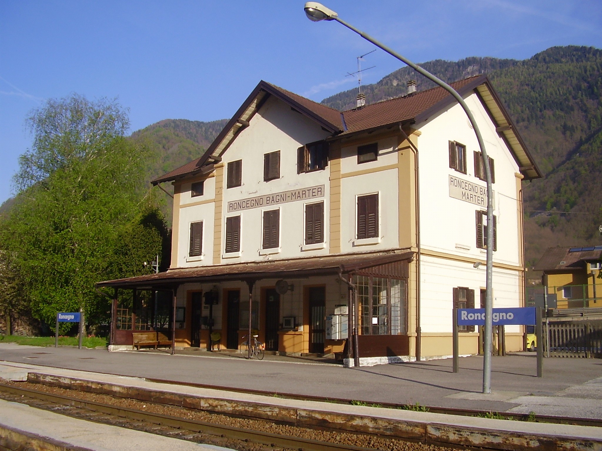 Stazione ferroviaria di Roncegno-Marter (CASA) - RONCEGNO TERME (TN) 