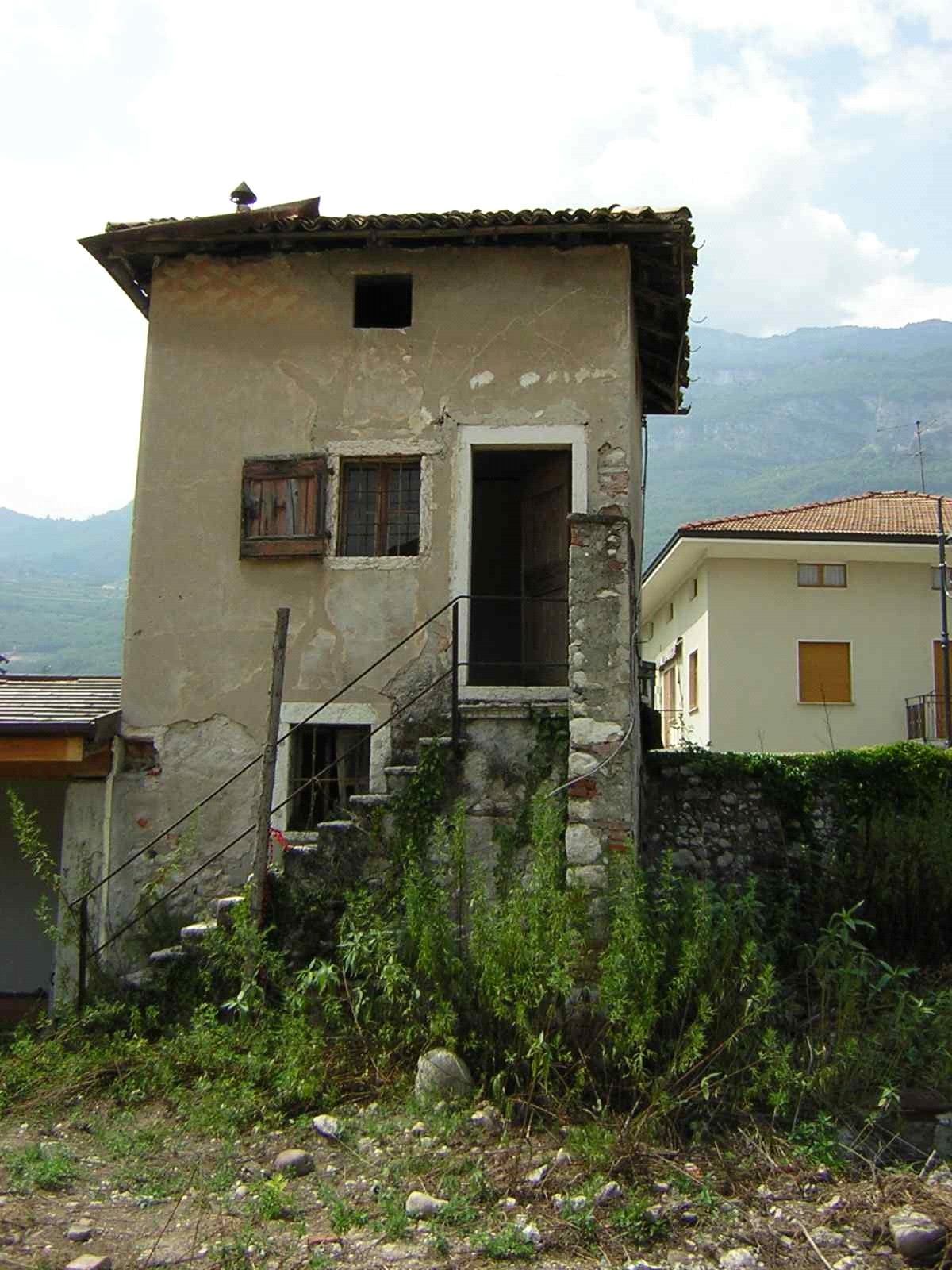 Piccionaia su parte della p.ed. 926 p.m. 2 CC. Sacco (TORRE COLOMBAIA) - ROVERETO (TN) 