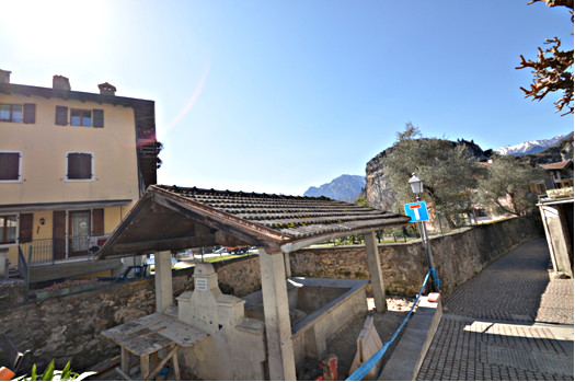 Fontana lavatoio su p.f. 391/2 CC. Oltresarca (FONTANA) - ARCO (TN) 