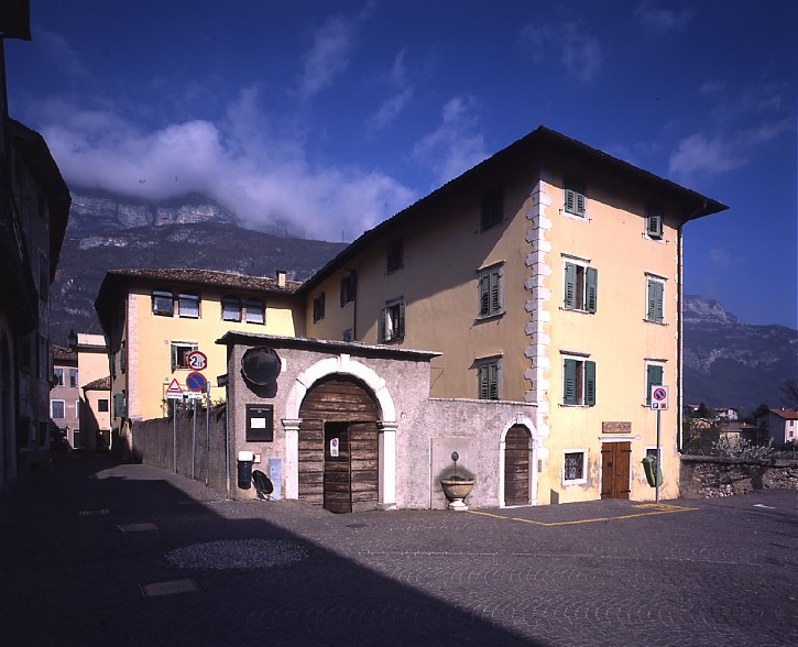 Casa p.ed. 403/4 CC. Ala (CASA) - ALA (TN) 