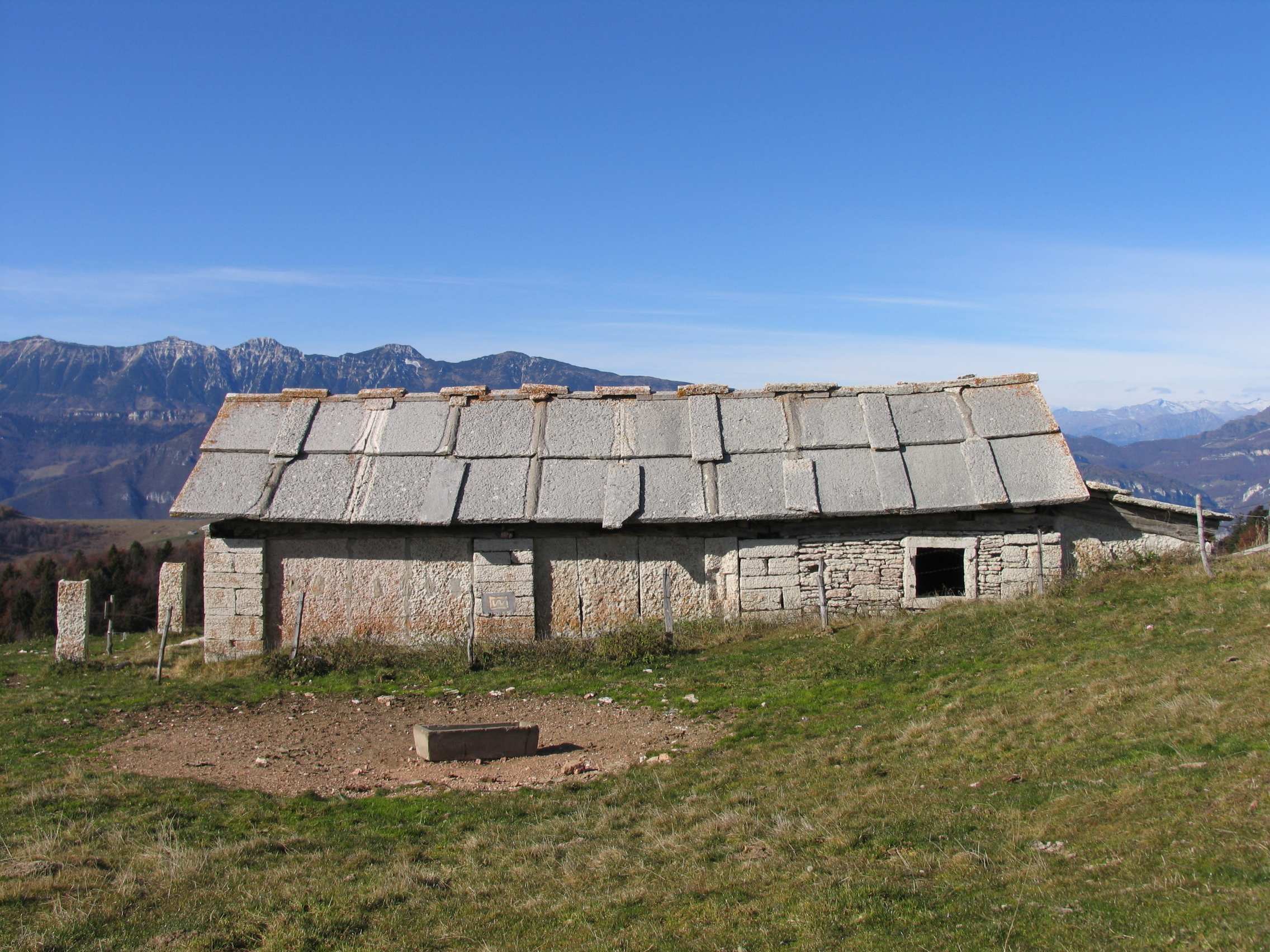Complesso di Malga Lavachietto in Loc. Sega di Ala (MALGA) - ALA (TN) 