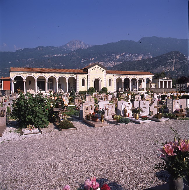 Cimitero monumentale con lapidi e manufatti storici di Arco (CIMITERO) - ARCO (TN) 
