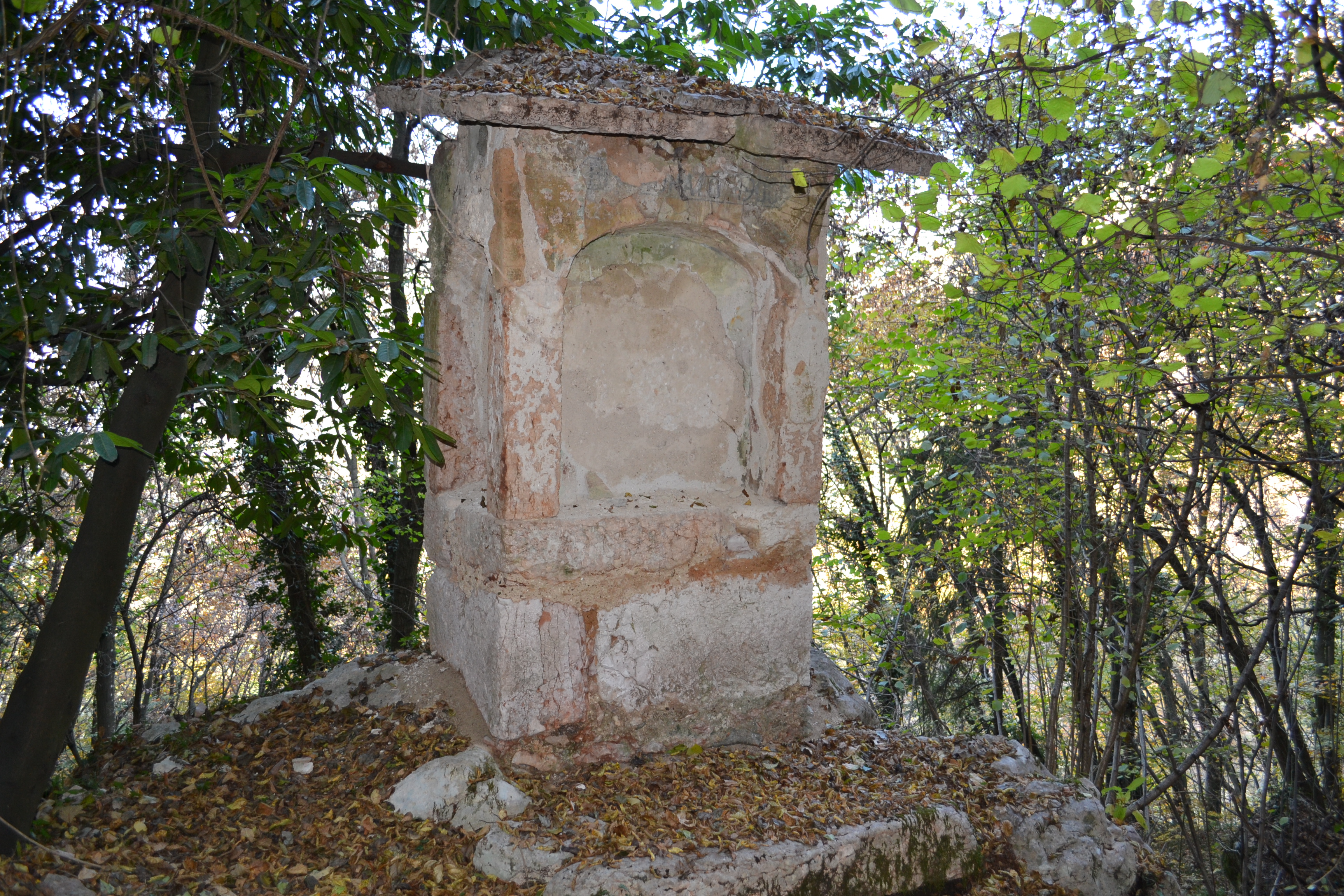 Edicola della B.V. Maria e dei SS. Filippo, Giacomo e Sebastiano sul Monte Velo (EDICOLA) - ARCO (TN) 