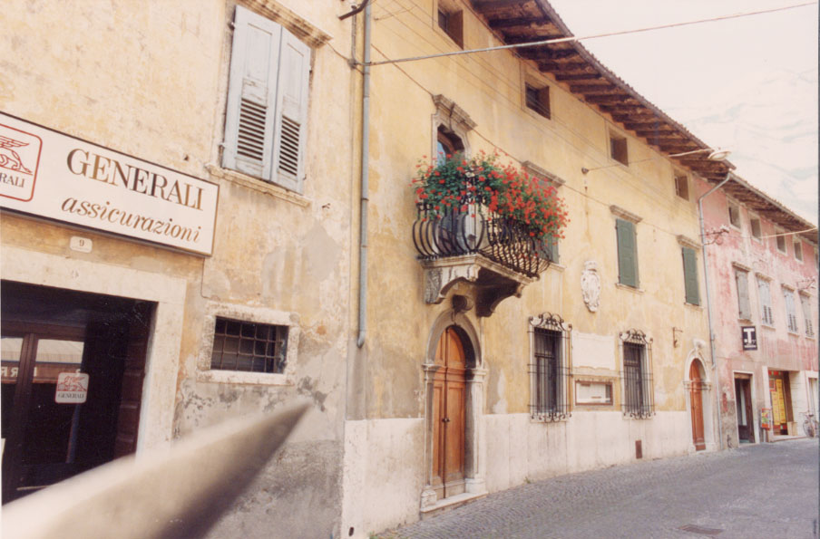 Casa pp.ed. 290/1, 290/2 CC. Avio (Municipio vecchio) (CASA) - AVIO (TN) 