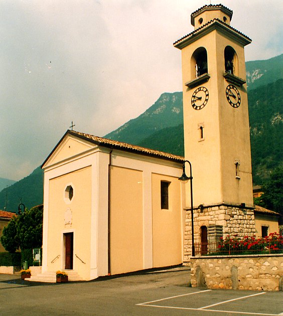 Chiesa dei Ss. Valentino e Vincenzo Ferreri (CHIESA) - AVIO (TN) 