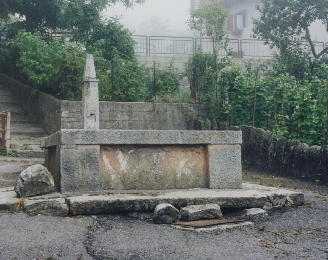 Fontana lavatoio su parte della p.f. 2065 CC. Larido (FONTANA) - BLEGGIO SUPERIORE (TN) 