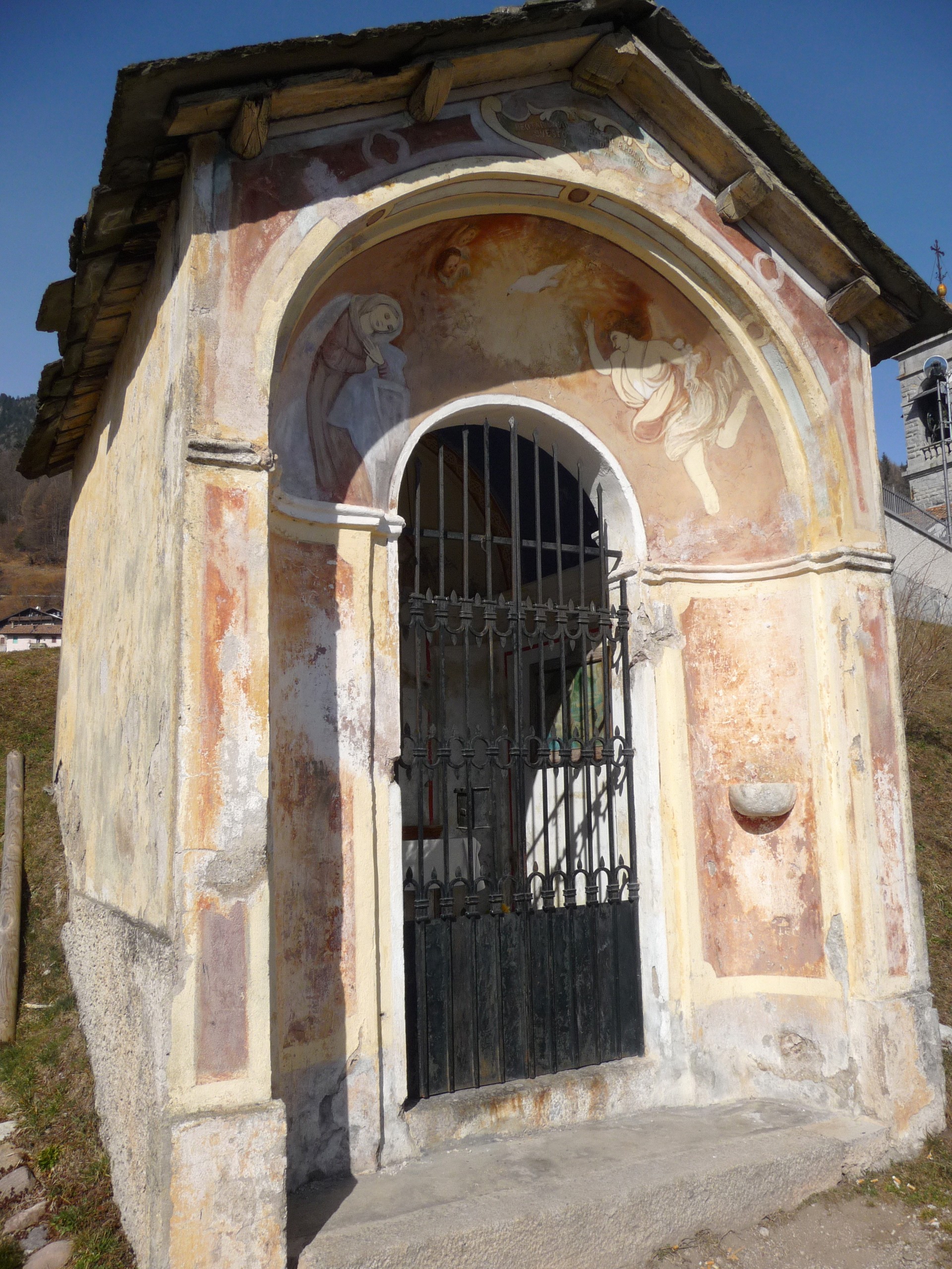 Edicola sacra su parte della p.f. 1900/1 CC. Brione (EDICOLA) - BORGO CHIESE (TN) 