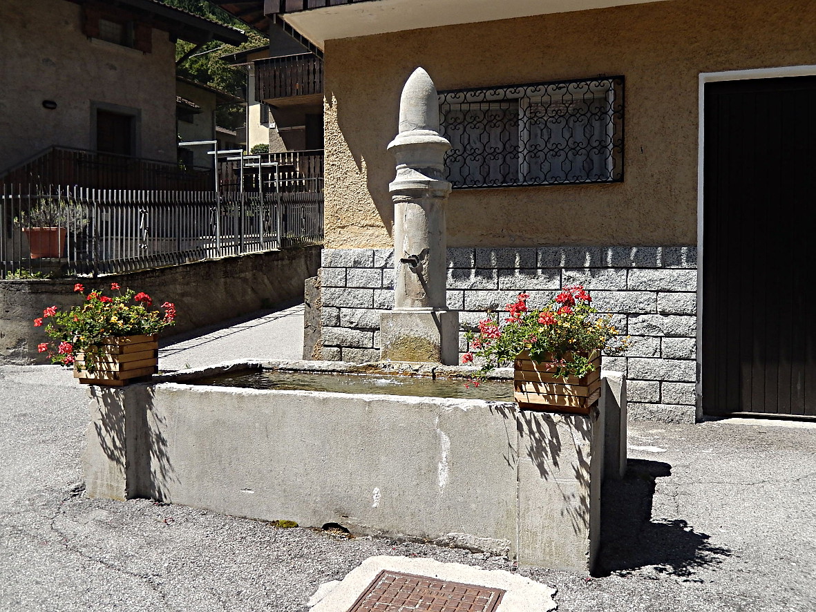 Fontana in Via Storta a Pelugo (FONTANA) - PELUGO (TN) 