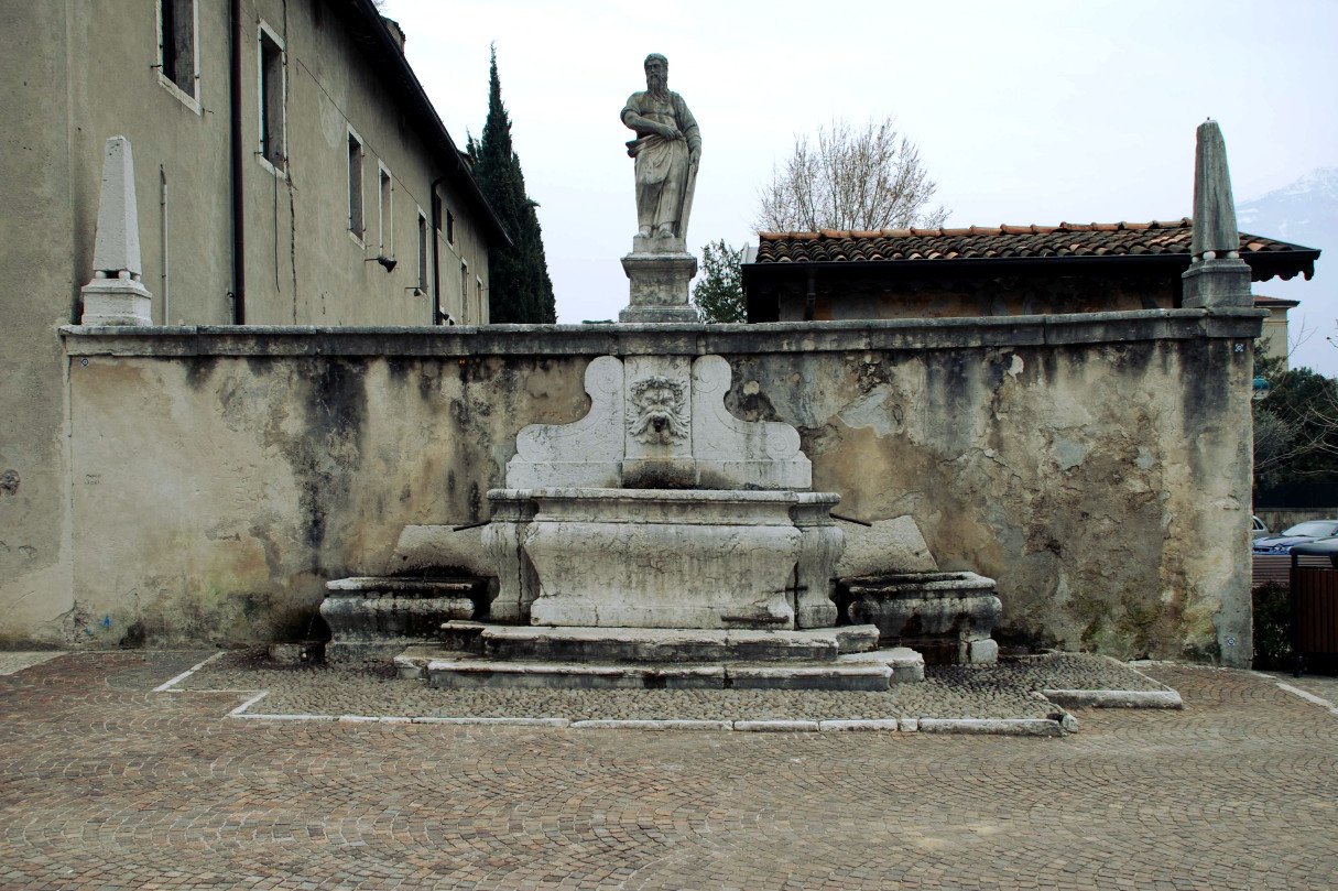 Fontana del Mosè (FONTANA) - RIVA DEL GARDA (TN) 
