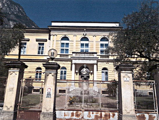 Padiglione ricovero e servizi ex Ospedale (facciate esterne, copertura, giardino) (OSPEDALE) - RIVA DEL GARDA (TN) 