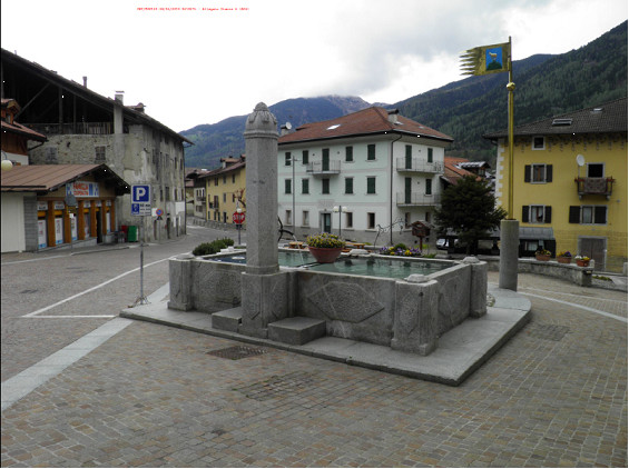 Fontana sita in Piazza Righi a Strembo (FONTANA) - STREMBO (TN) 