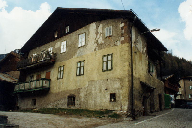 Casa con pittura ad affresco p.ed. 48 CC. Campitello (CASA CON PITTURA AD AFFRESCO) - CAMPITELLO DI FASSA - CIAMPEDEL (TN) 