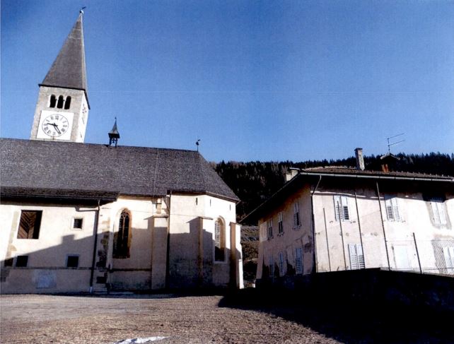 Canonica con orto e cortile della parrocchia della Conversione di San Paolo a Marcena di Rumo CC. Rumo (CANONICA) - RUMO (TN) 