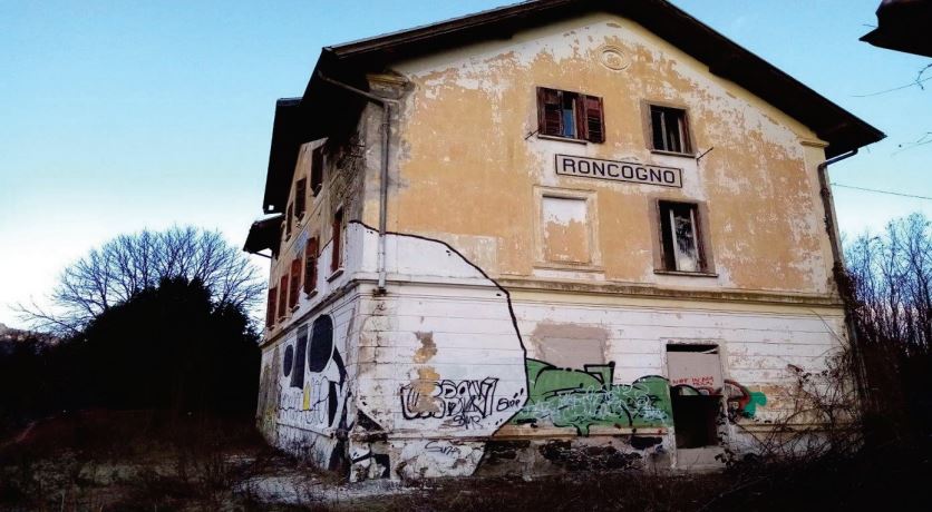 Ex stazione ferroviaria di Roncogno (STAZIONE) - PERGINE VALSUGANA (TN) 