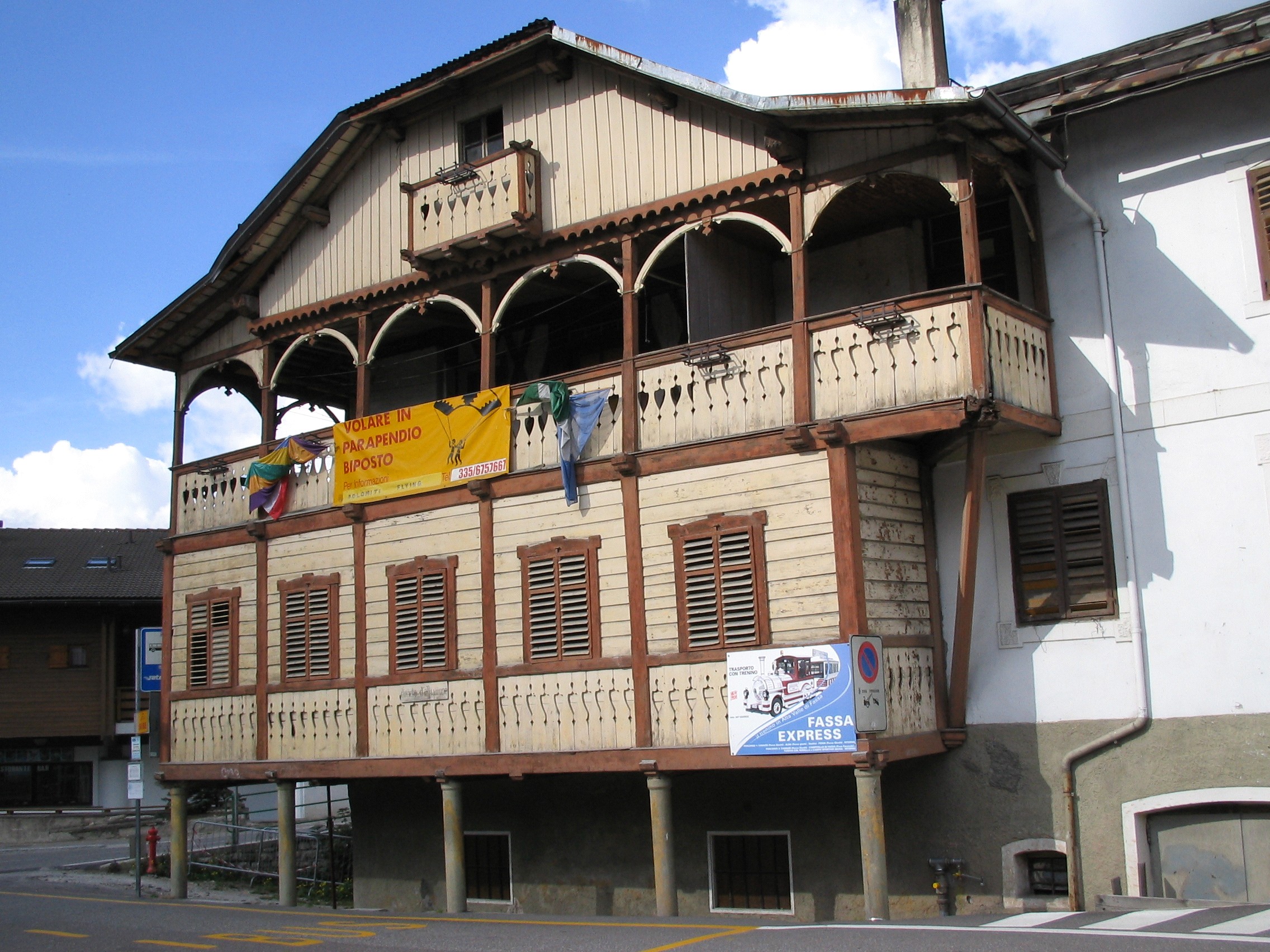 Albergo Agnello pp.ed. 42/1; 44/2 CC. Campitello (CASA) - CAMPITELLO DI FASSA - CIAMPEDEL (TN) 