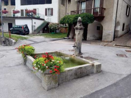 Fontana pubblica insistente su parte della p.f. 3632/2 di Slarg di via Crosera (FONTANA) - TRE VILLE (TN) 