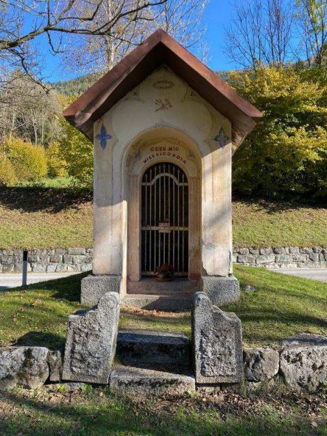 Edicola votiva di Santa Rita da Cascia insistente su parte della p.f. 1628/7 C.C. Bocenago (EDICOLA) - BOCENAGO (TN) 