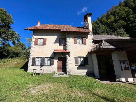Complesso della Chiesa di Maria Regina della Pace ed ex villa Strosio con sagrato e pertinenze C.C. Telve di Sotto (CHIESA) - TELVE (TN) 