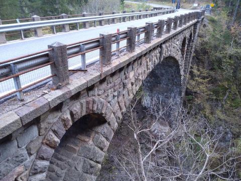 Ponte sul Rio Brusago insistente su parte delle pp.ff. 5656, 5685 C.C. Segonzano (PONTE) - SEGONZANO (TN) 
