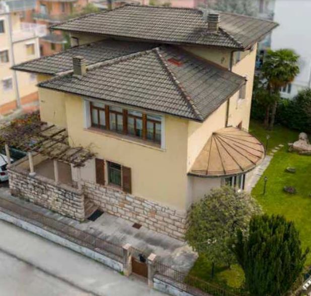 Casa Bonazza individuata dalla p.ed. 2184 con relativa pertinenza individuata dalla p.f. 990/2 C.C. Trento (CASA) - TRENTO (TN) 