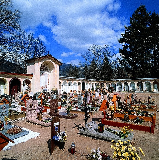 Cimitero vecchio nel complesso del Parco della Pieve (CIMITERO) - CAVALESE (TN) 