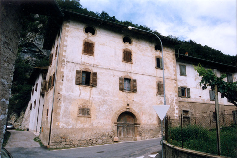 Casa pp.ed. 61/1, 63 CC. Laguna Mustè I^ (CASA) - CAVEDINE (TN) 