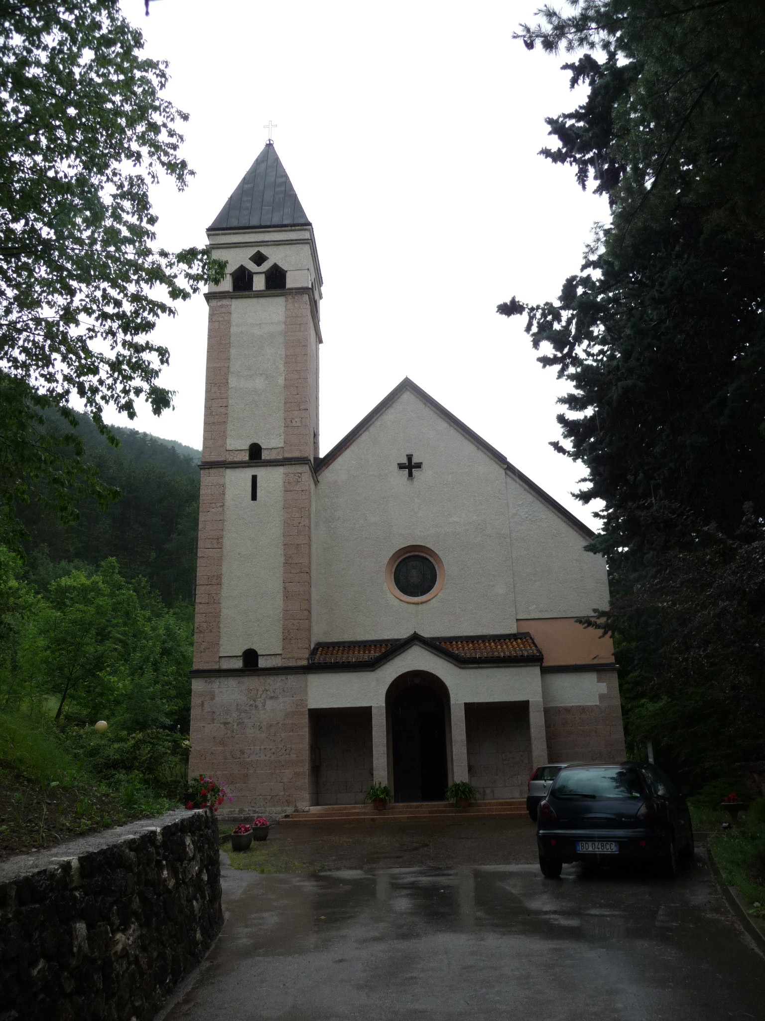 Chiesa di S. Rocco (nuova parrocchiale) (CHIESA) - CAVEDINE (TN) 