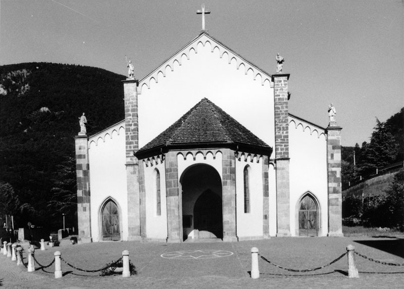 Chiesa dell'Assunzione con relativo sagrato (CHIESA) - CEMBRA LISIGNAGO (TN) 