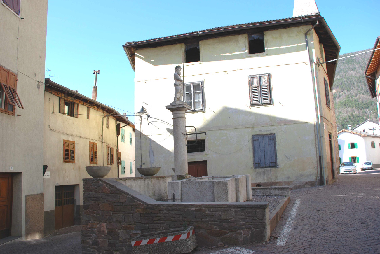 Fontana del Nettuno (FONTANA) - CEMBRA LISIGNAGO (TN) 