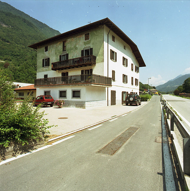 Casa p.ed. 301/1 CC. Cimego I^ (CASA) - BORGO CHIESE (TN) 