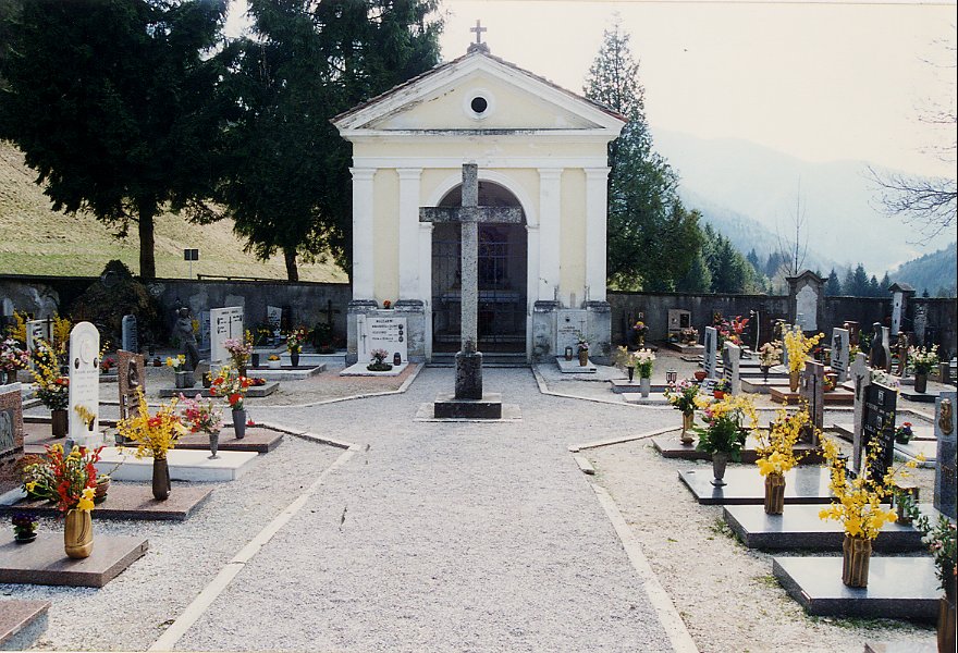 Cimitero di Enguiso (CIMITERO) - LEDRO (TN) 
