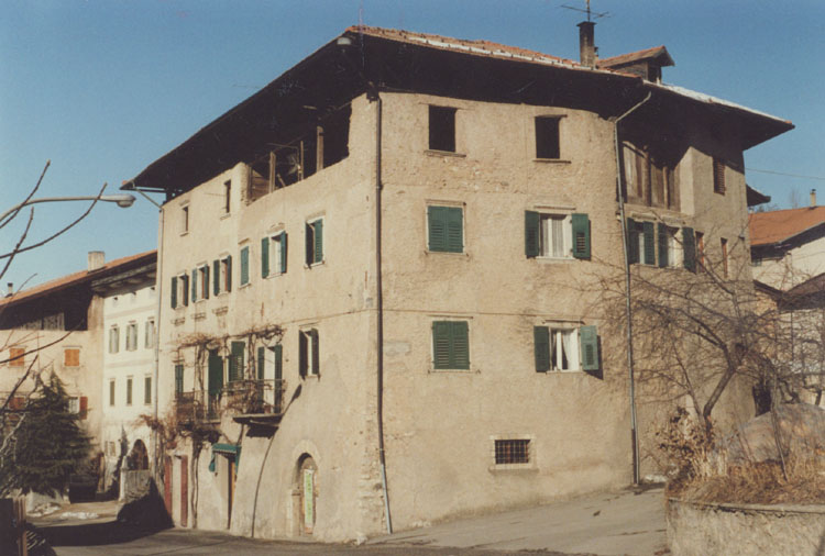 Casa p.ed. 68 CC. Coredo I^ (CASA) - PREDAIA (TN) 