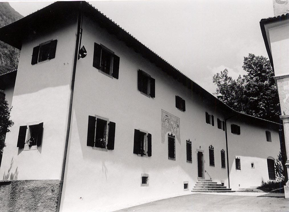 Complesso della casa canonicale della Pieve di S. Maria Assunta (CASA) - SAN LORENZO DORSINO (TN) 