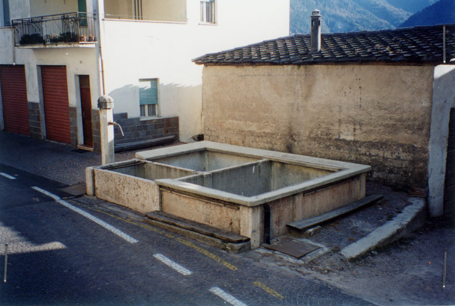 Fontana su parte della p.ed. 458 CC. Faver (FONTANA) - ALTAVALLE (TN) 