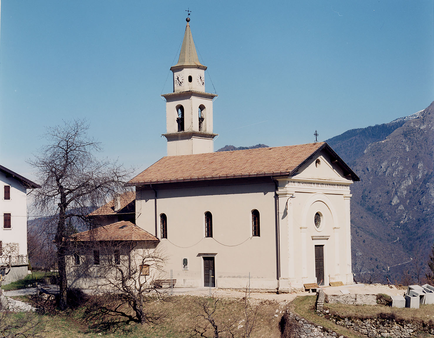 Chiesa di S. Antonio di Padova sacerdote e dottore (CHIESA) - FOLGARIA (TN) 