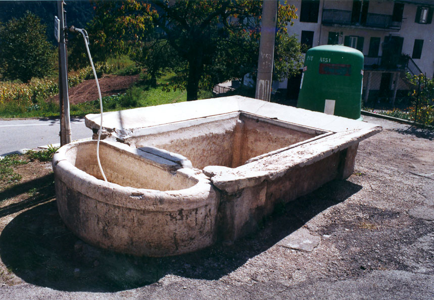 Fontana "Spiaz" su parte della p.f. 2374 CC. Fornace (FONTANA) - FORNACE (TN) 