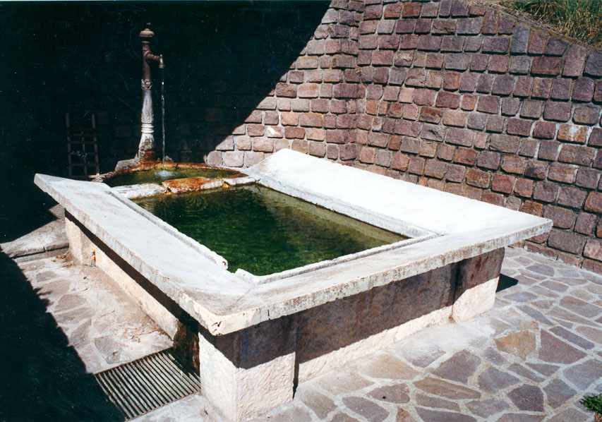 Fontana "Portici" su parte della p.f. 2364 CC. Fornace (FONTANA) - FORNACE (TN) 