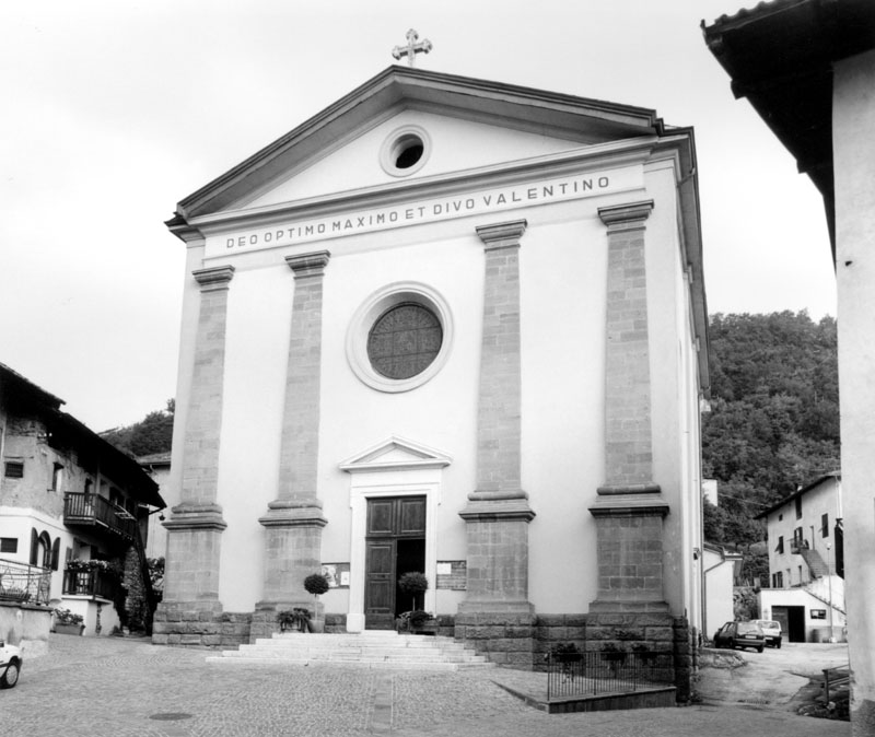 Chiesa di S. Valentino martire e scalinata (CHIESA) - GIOVO (TN) 