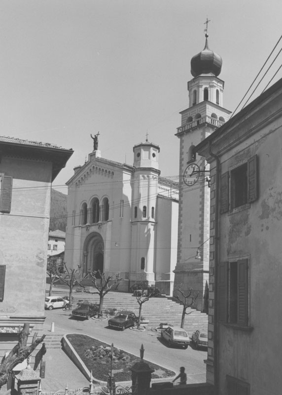 Chiesa del Redentore con sagrato (CHIESA) - LEVICO TERME (TN) 