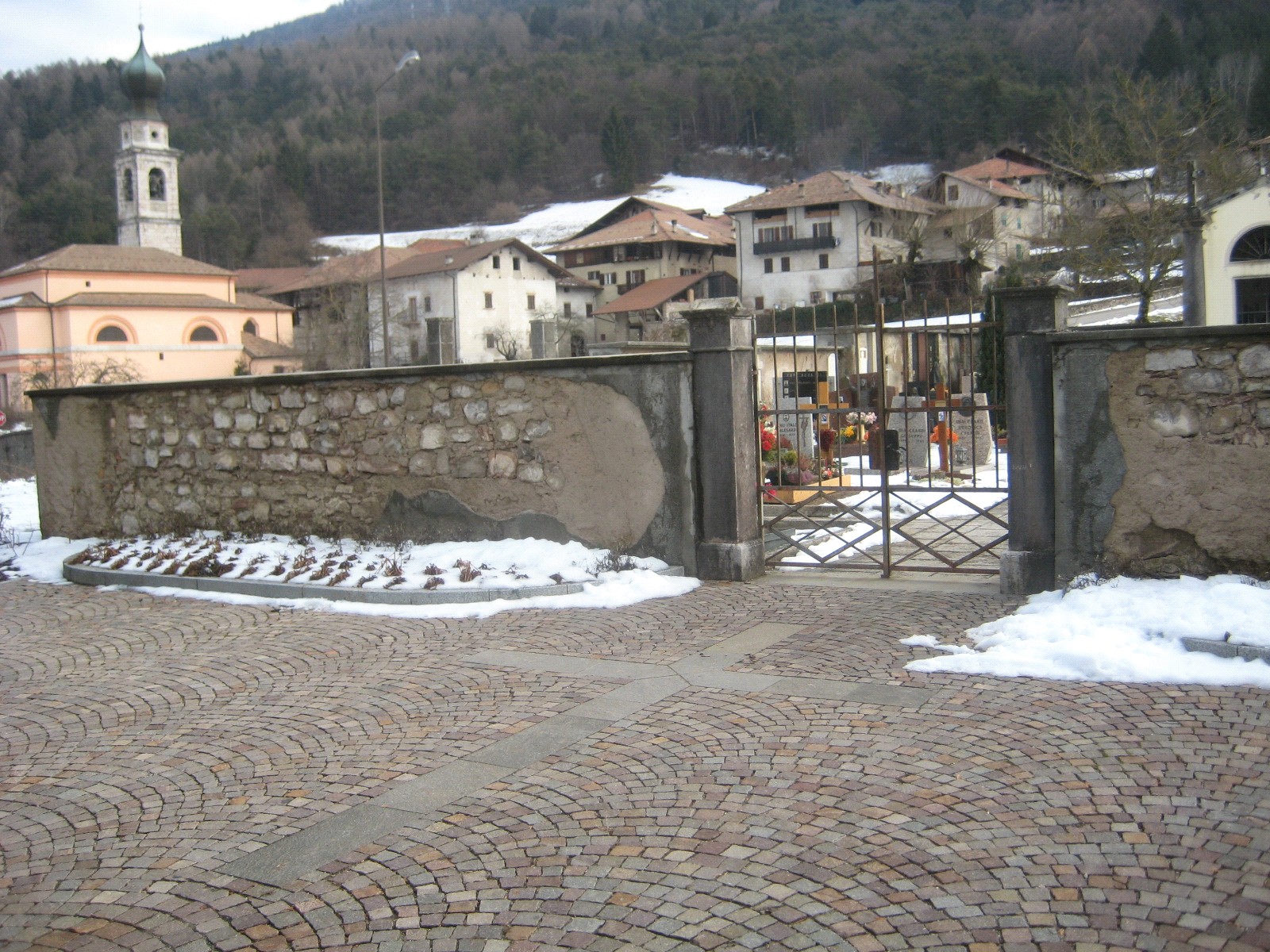 Cimitero di Comano (CIMITERO) - COMANO TERME (TN) 