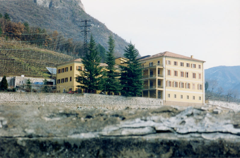 Palazzo Thun e Torre Sonnegg (ora Casa di riposo) (PALAZZO) - MEZZOCORONA (TN) 