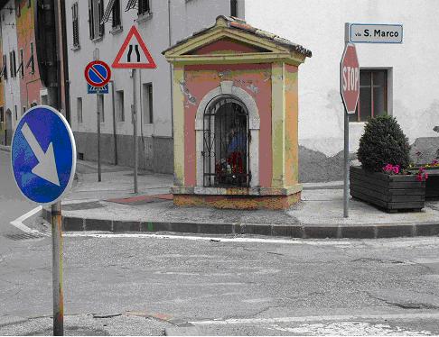 Edicola della Madonna addolorata (EDICOLA) - MEZZOCORONA (TN) 