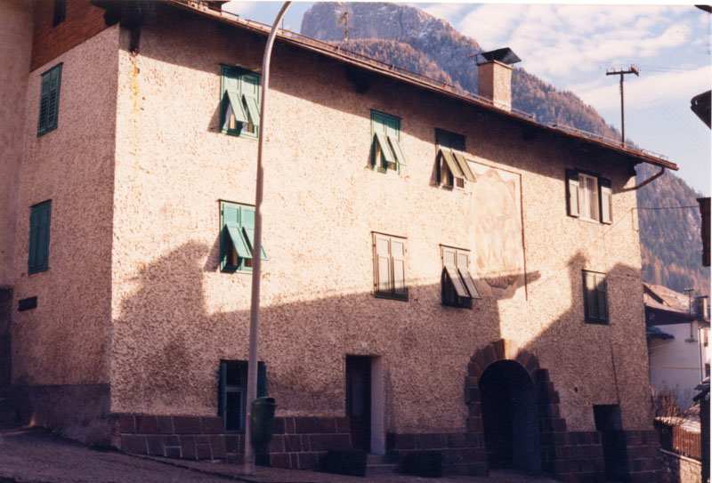 Casa con affresco p.ed. 351 CC. Moena 1^ (CASA) - MOENA - MOENA (TN) 
