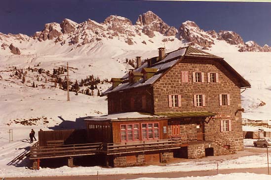 Rifugio Passo San Pellegrino (RIFUGIO ALPINO) - MOENA - MOENA (TN) 