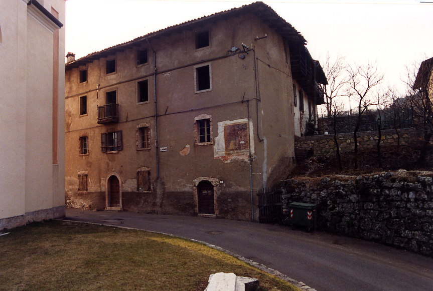 Casa pp.ed. 770/1, 770/2 CC. Mori (CASA) - MORI (TN) 