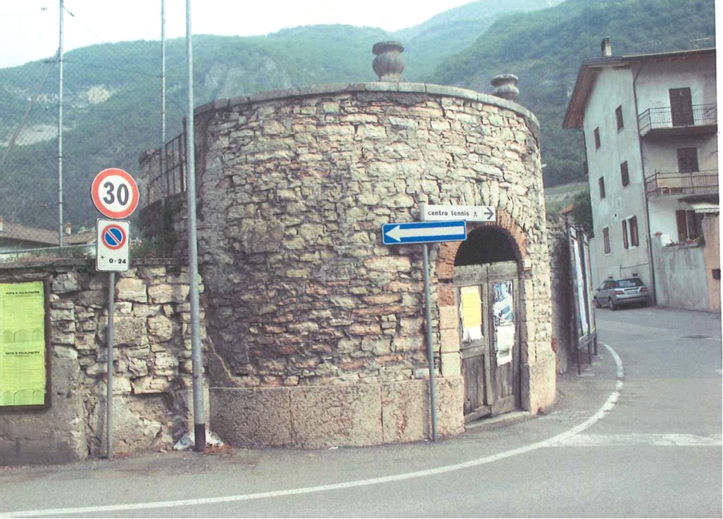 Ghiacciaia (Giazera) p.ed. 435/2 C.C. Mori (CASA) - MORI (TN) 