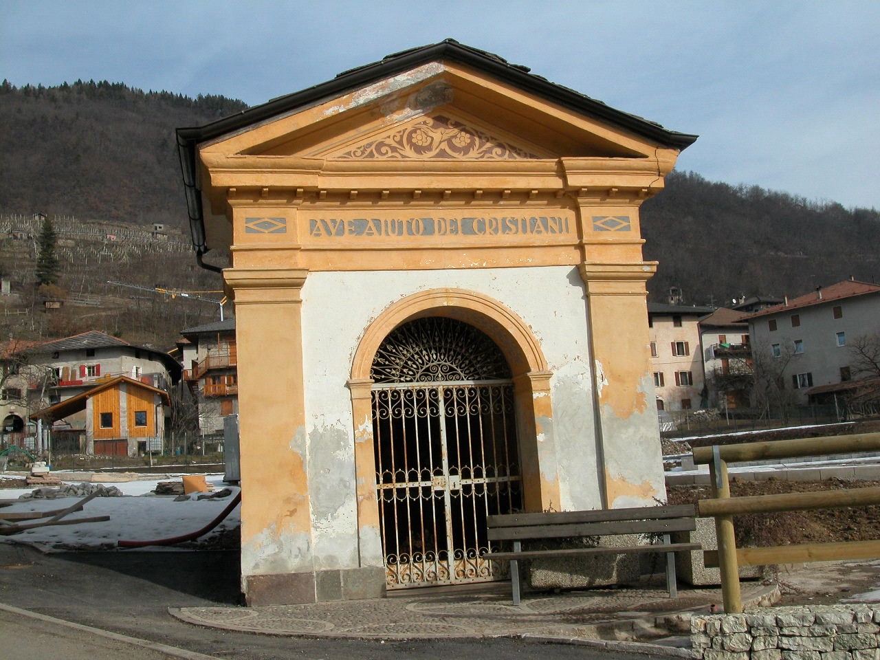 Edicola sacra p.ed. 80 e parte p.f. 20/1 CC. Serso (EDICOLA) - PERGINE VALSUGANA (TN) 