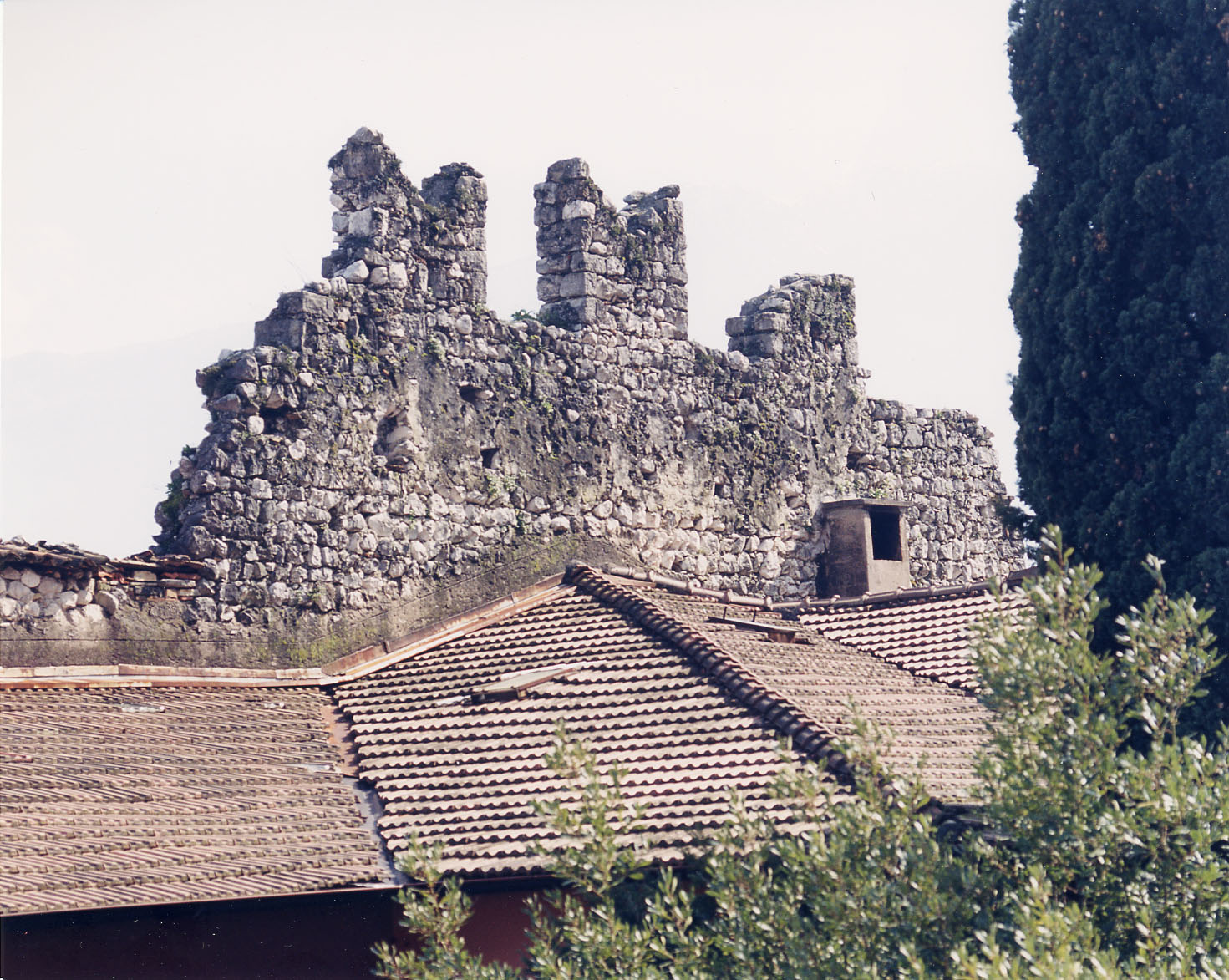 Mura antiche in p.ed. 2495 CC. Riva (MURA) - RIVA DEL GARDA (TN) 