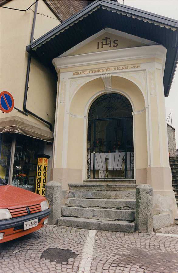 Edicola sacra ex voto comunitatis propter incendium 1754 (EDICOLA) - SELLA GIUDICARIE (TN) 