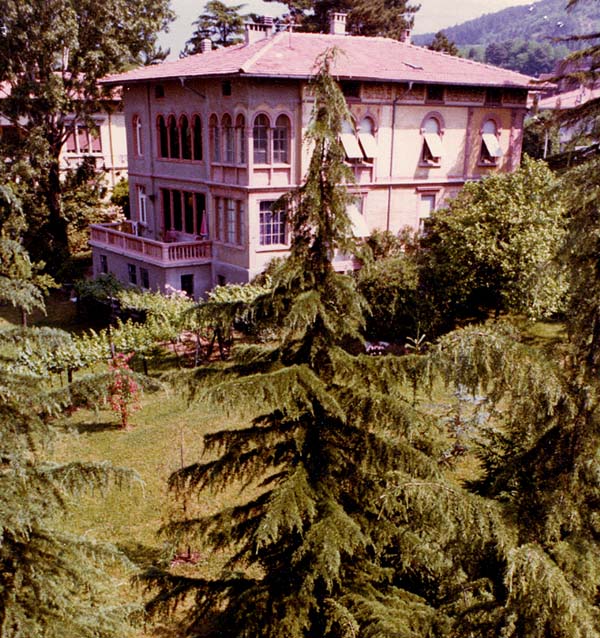 Villa con parco p.ed. 998 pp.ff. 241/3; 241/9 CC. Rovereto (VILLA) - ROVERETO (TN) 